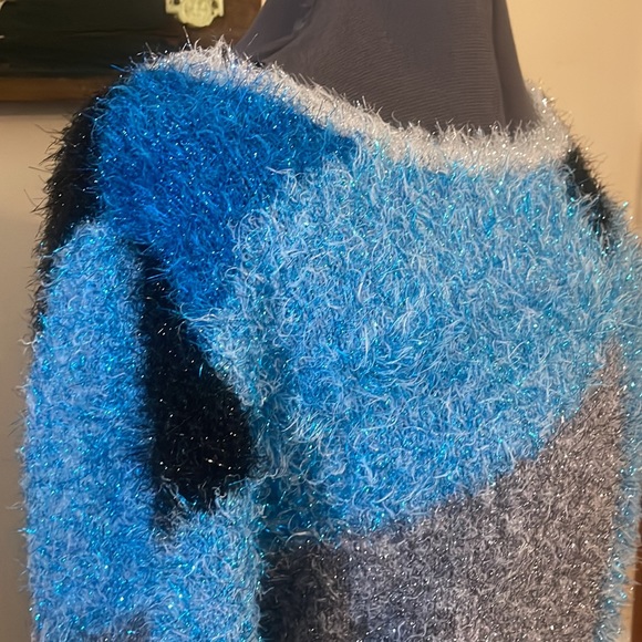 NY & C New York and Company Fuzzy Metallic Colour Block Sweater Size Medium - Picture 2 of 16